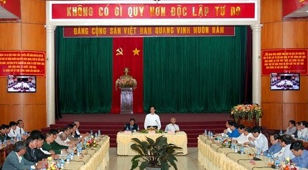 Premierminister Nguyen Tan Dung besucht Kreis Sa Thay in Provinz Kon Tum